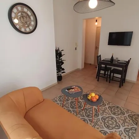 Le Nid - Proche Theatres - Terrasse - Centre-ville - Clim - Wifi Apartment